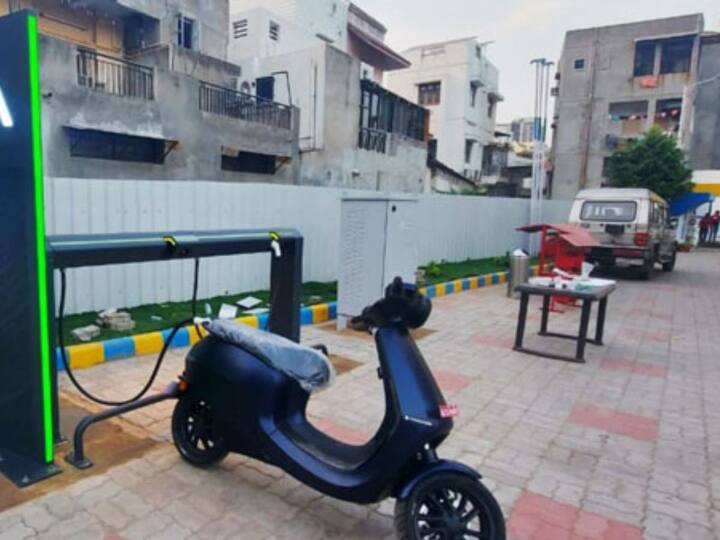 आगामी काळात कंपनी भारतात एक EV सेल उत्पादन कारखाना स्थापन करू शकते. जिथे बॅटरी 100% अत्याधुनिक तंत्रज्ञानाने तयार केली जाईल. सध्या भारतात विकल्या जाणाऱ्या बहुतांश इलेक्ट्रिक वाहनांच्या बॅटरी बाहेरून आयात केल्या जातात.
