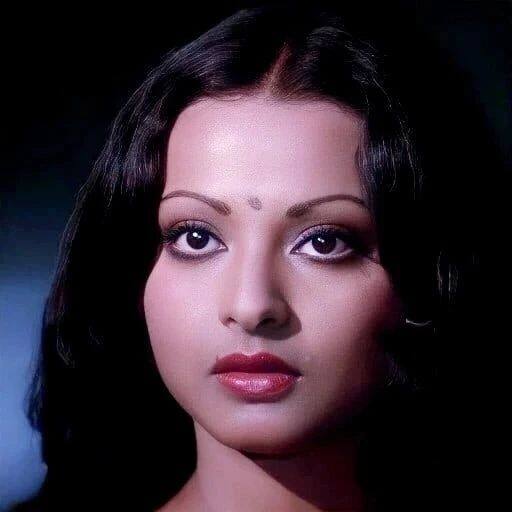 दर वर्षी माणसाचं वय वर्षाने वाढत जातं. पण रेखा यांच्या बाबतीत मात्र वयाने माघार घेतली असावी असं म्हटलं तर, वावगं ठरणार नाही.