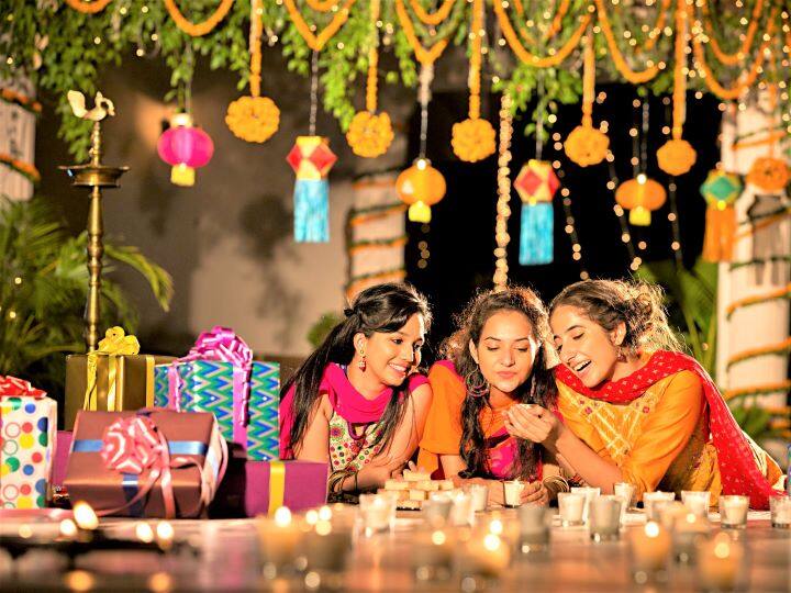 Wework Company Announced 10 Days Diwali Vacation In Festive Season  Festive Season: इस कंपनी ने भारतीय कर्मचारियों को 10-दिन की दी छुट्टी, बॉस ने कहा- जाओ परिवार के साथ मनाओ दिवाली पर जश्न