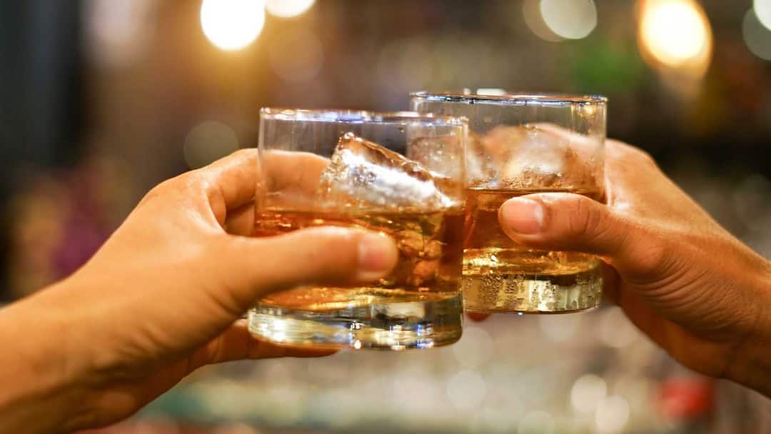 Alcohol Side Effect: Drinking alcohol can cause health damage, know how to get rid of this addiction Alcohol Side Effect: ਸ਼ਰਾਬ ਪੀਣ ਨਾਲ ਸਿਹਤ ਨੂੰ ਹੋ ਸਕਦੇ ਇਹ ਨੁਕਸਾਨ, ਜਾਣੋ ਕਿਵੇਂ ਪਾਇਆ ਜਾ ਸਕਦੈ ਇਸ ਲਤ ਤੋਂ ਛੁਟਕਾਰਾ