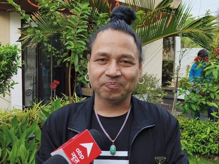 Kailash Kher reached Indore will sing song on inauguration day of Mahakal Corridor in Ujjain ANN Mahakal Corridor: उज्जैन में महाकाल कॉरिडोर के लोकार्पण में कई कलाकर देंगे प्रस्तुति, गायक कैलाश खेर समा बांधेंगे