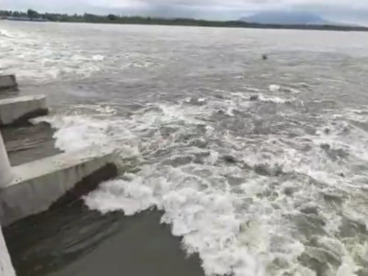 கரூர்: மாயனூர் கதவணைக்கு  நீர்வரத்து 13 ஆயிரம் கனஅடியாக உயர்வு