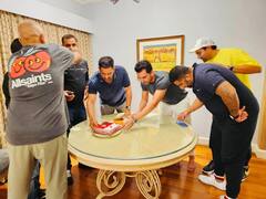 MS Dhoni: বন্ধুর জন্মদিনে মধ্যমণি ধোনি, আইপিএল নিয়ে কী বার্তা দিলেন?