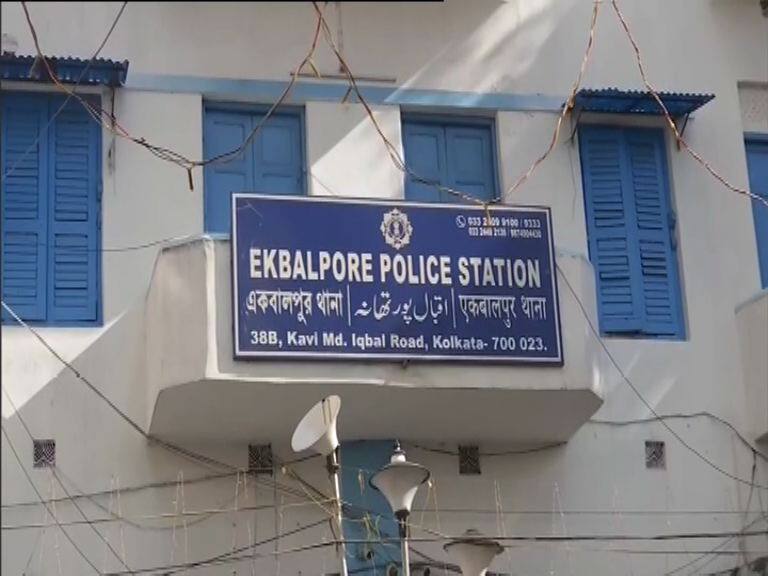 Mominpore: গোষ্ঠী সংঘর্ষে রণক্ষেত্র মোমিনপুর, ঘটনাস্থলে যেতে চাওয়ায় আটক সুকান্ত mominpur clash between the groups Sukanth was arrested for trying to go to the place Mominpore: গোষ্ঠী সংঘর্ষে রণক্ষেত্র মোমিনপুর, ঘটনাস্থলে যেতে চাওয়ায় আটক সুকান্ত