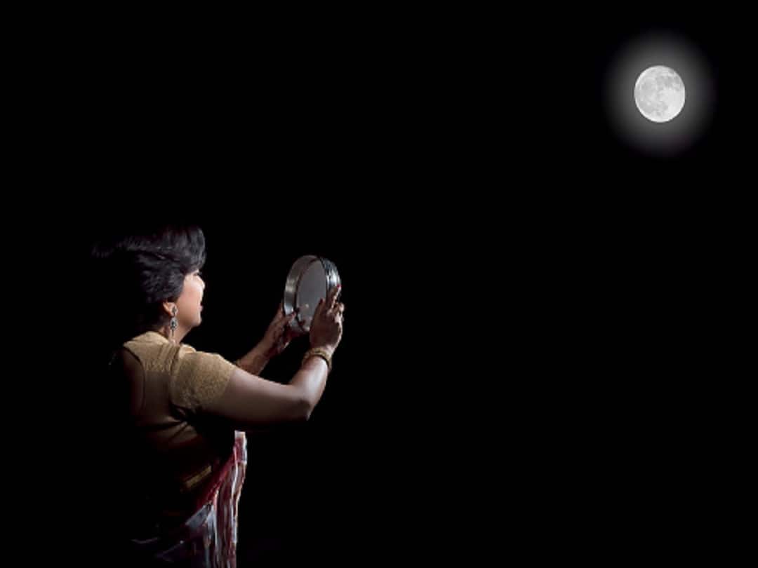 Karwa Chauth 2022: Know All About Moon Puja Vidhi And Complete Samagri List Karwa Chauth 2022 Moon Puja Vidhi Pujan Samagri Importance in Karva Chauth Fast Karwa Chauth 2022: Know All About Moon Puja Vidhi And Complete Samagri List