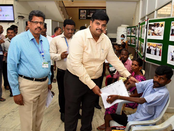 கரூர் மக்கள் குறைதீர்க்கும் நாள் கூட்டம் -  356 மனுக்கள் பெறப்பட்டது