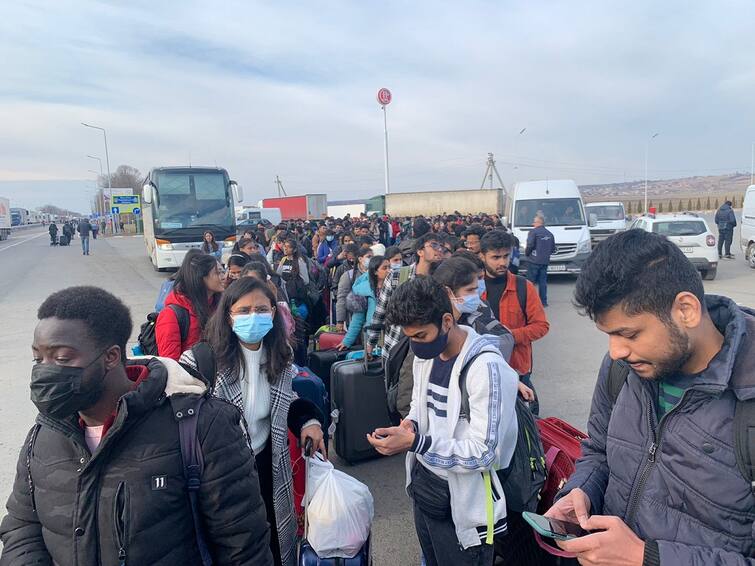 India Advises Citizens Avoid Non Essential Travel To And Within Ukraine amid war உக்ரைனுக்கு செல்வதை தவிர்க்கவும்...இந்திய மக்களுக்கு மத்திய அரசு அறிவுறுத்தல்
