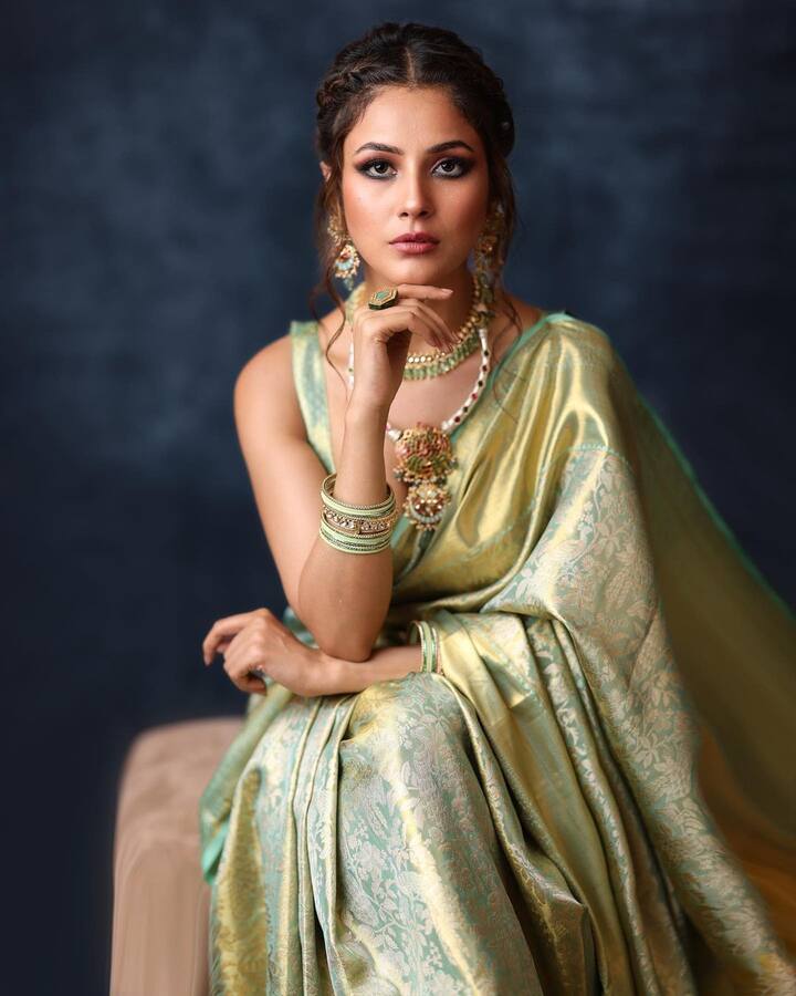 फिल्मफेअर साऊथ 2022 साठी शेहनाजनं हा लूक केला होता. (Shehnaaz Gill/instagram)