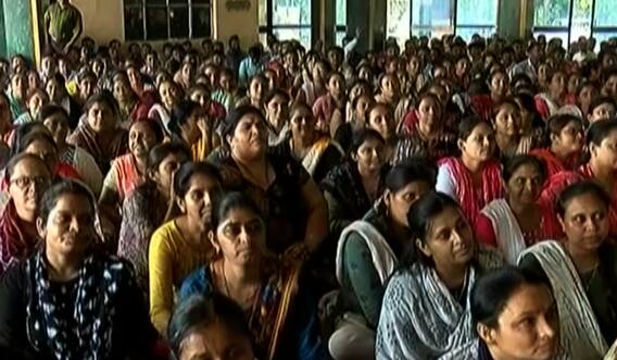 પડતર માંગણીઓને લઈને દિવ્યાંગ શિક્ષક યાત્રા પગપાળા પહોંચી ગાંધીનગર, જુઓ વીડિયો