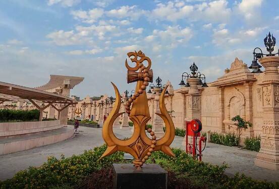 मध्य प्रदेशच्या उजैनमध्ये भव्य महाकाल कॉरिडॉर तयार झाला आहे.