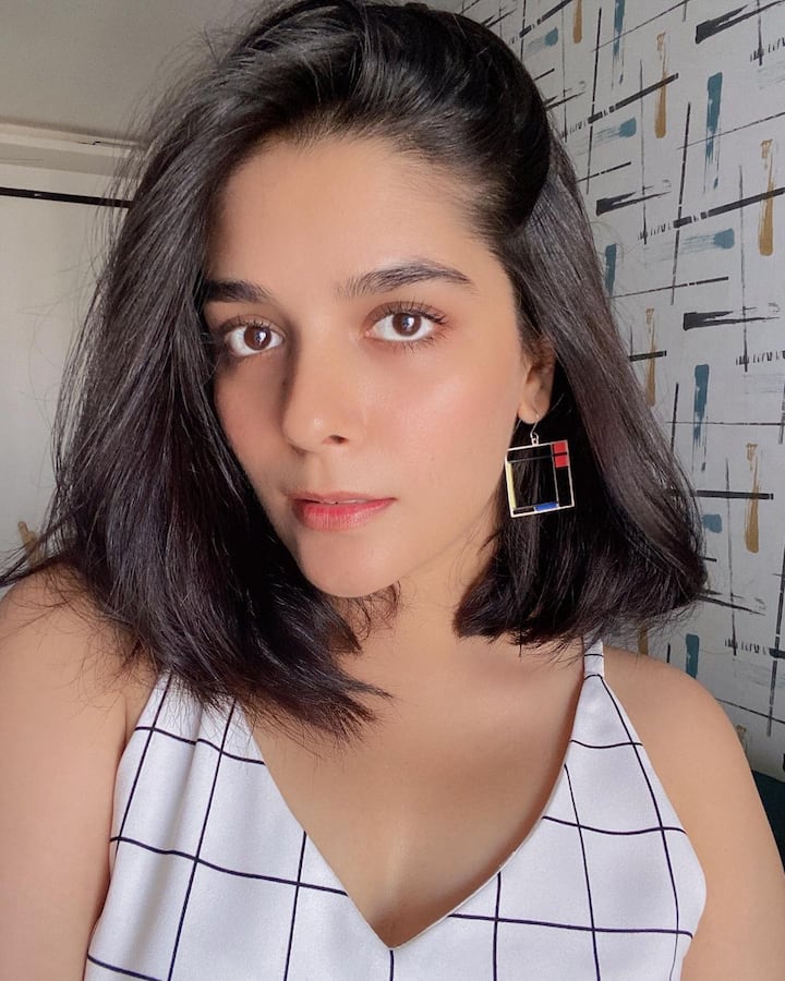 इस सीरियल से लोग घर-घर में उनके फैंस उन्हें प्रतिज्ञा के नाम से जानने लगे थे.लोग आज भी उन्हें प्रतिज्ञा के नाम से जानते हैं.