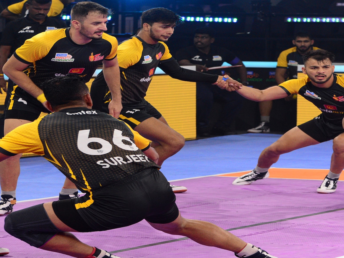 Pro Kabaddi League: Patna Pirates Hammer Telugu Titans 46-30