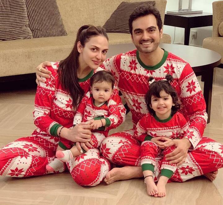 बॉलीवुड एक्ट्रेस ईशा देओल ने 29 जून, 2012 को अपनी लव लाइफ भरत तख्तानी के साथ शादी की थी. अक्टूबर 2017 को ईशा ने बेटी राध्या को जन्म दिया था. जून 2019 में कपल ने अपनी दूसरी बेटी, मिराया के आने की खुशी शेयर करते हुए कहा था कि वे अब तीन में से चार हो गए हैं.