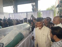 Mulayam Singh Yadav Death: ములాయం భౌతికకాయానికి ప్రముఖుల నివాళులు