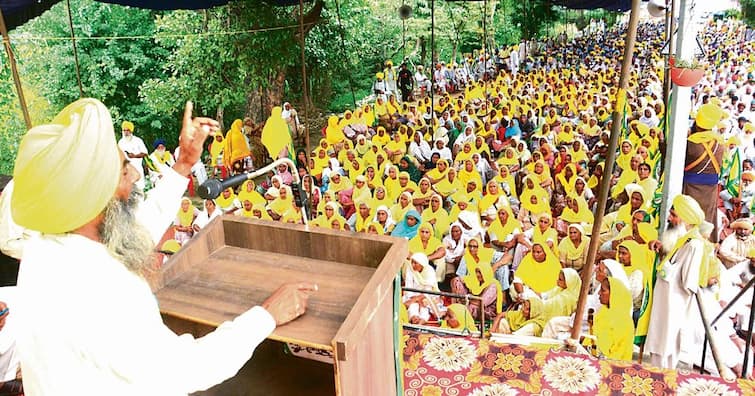 Sangrur News: Thousands of farmers opened a front in front of Chief Minister Bhagwant Mann's residence like Delhi, parked vehicles for several kilometers. Sangrur News: ਹਜ਼ਾਰਾਂ ਕਿਸਾਨਾਂ ਨੇ ਦਿੱਲੀ ਵਾਂਗ ਮੁੱਖ ਮੰਤਰੀ ਭਗਵੰਤ ਮਾਨ ਦੀ ਕੋਠੀ ਅੱਗੇ ਖੋਲ੍ਹਿਆ ਮੋਰਚਾ, ਕਈ ਕਿਲੋਮੀਟਰ ਤਕ ਖੜ੍ਹੇ ਕੀਤੇ ਵਾਹਨ