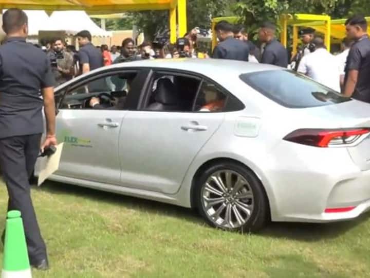 जे 20 टक्के ते 100 टक्के इथेनॉल मिश्रणावर धावू शकते. हे फ्लेक्स इंजिन 75.3 kW पॉवर आणि 142 Nm पीक टॉर्क जनरेट करते.
