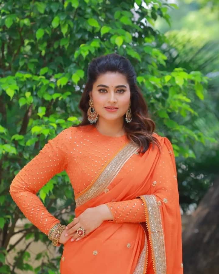 తొలివలపు సినిమాతో ఇండస్ట్రీలోకి అడుగుపెట్టింది స్నేహ. Image Credit: Sneha/Instagram