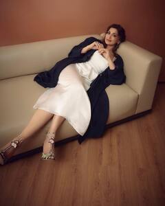 PHOTO : हुस्न है सुहाना...सोनाली बेंद्रेच्या क्लासी अदा; चाहते झाले फिदा!