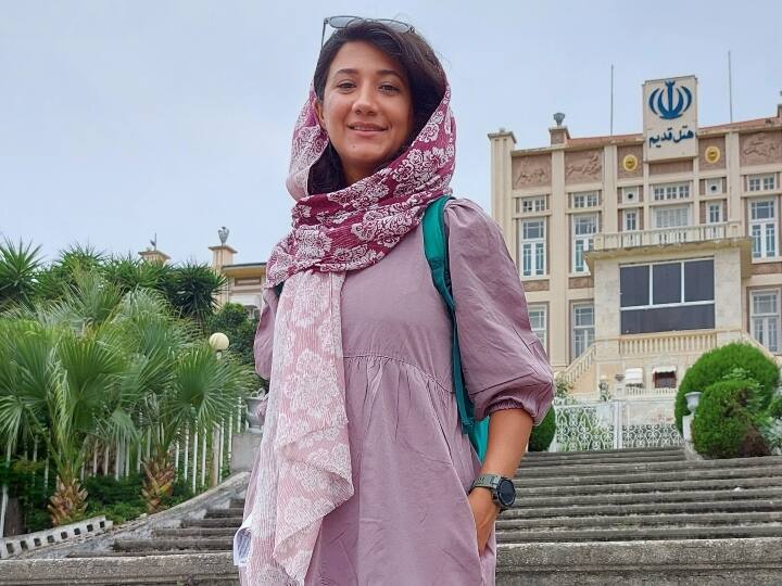 Iran Hijab Row: सच्चाई दिखाने वाली पत्रकार को बिना आरोप के जेल, हिजाब नहीं पहनने वाली महिला की मौत का किया था खुलासा