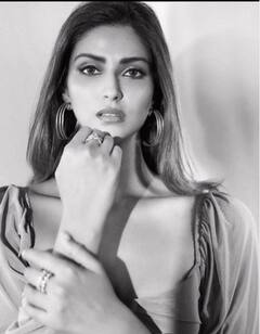 ब्लैक एंड व्हाइट फोटो में भी बेहद हसीन लगीं अभिनेत्री नूतन की पोती, यकीन न हो तो खुद ही देख लें