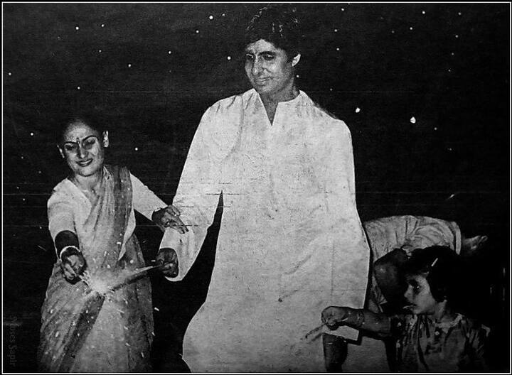 Amitabh Bachchan celebrating Diwali with wife Jaya Bachchan and his children.