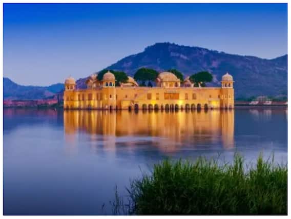 Karwa Chauth Surprise: करवाचौथ पर पत्नी के साथ घूमने के लिए बेस्ट प्लेस, दिल्ली-NCR से सिर्फ 2 घंटे में पहुंच जाएंगे