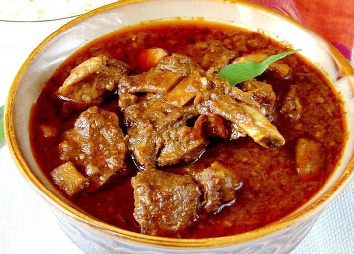তবে, কী রেসিপি তৈরি করছেন, তার উপরও ম্যারিনেটের সময় নির্ভর করে। যেমন, গলৌটি কাবাব তৈরির জন্য সারারাত মটন ম্যারিনেট করে রাখতে বলছেন। এছাড়াও মাংস সুন্দরভাবে নরম হওয়ার জন্য ম্যারিনেট করার সময় পেঁপে বা বাটারমিল্ক বা দই ব্যবহার করতে পারেন।