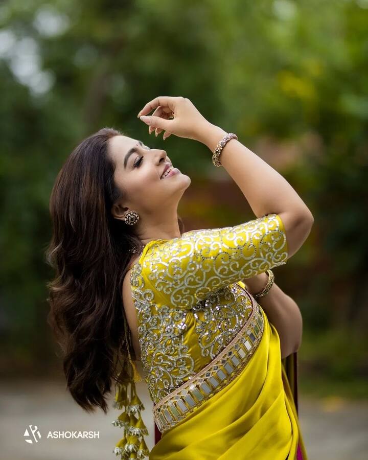 స్నేహ బ్యూటీఫుల్ ఫోటోస్. Image Credit: Sneha/Instagram