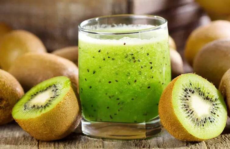 Kiwi Juice Benefits: Drink 1 glass of kiwi juice daily, heart and digestive system will be fine Kiwi Juice Benefits : ਰੋਜ਼ਾਨਾ 1 ਗਲਾਸ ਪੀਓ ਕੀਵੀ ਦਾ ਜੂਸ, ਦਿਲ ਅਤੇ ਪਾਚਨ ਕਿਰਿਆ ਰਹੇਗੀ ਠੀਕ