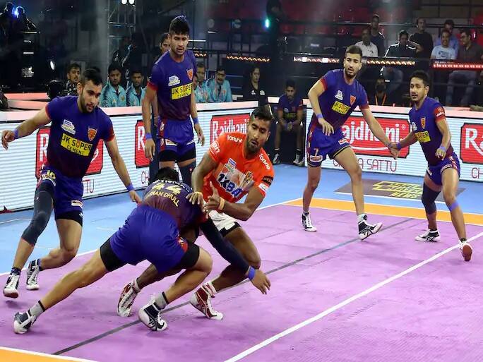 Pro Kabaddi League: Dabang Delhi Beat Gujarat Giants 53-33 Pro Kabaddi League: Dabang Delhi સામે Gujarat Giantsનો પરાજય, નવીન કુમારે બનાવ્યો મોટો રેકોર્ડ