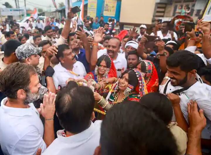 ਰਾਹੁਲ ਨੇ ਪਿਛਲੇ ਹਫਤੇ ਭਾਰੀ ਬਾਰਿਸ਼ 'ਚ ਭਿੱਜਦੇ ਹੋਏ ਮੈਸੂਰ ਦੇ ਬਾਹਰਵਾਰ ਇਕ ਜਨ ਸਭਾ ਨੂੰ ਸੰਬੋਧਿਤ ਕੀਤਾ ਸੀ ਅਤੇ ਆਪਣੇ ਭਾਸ਼ਣ ਦੇ ਅੰਤ 'ਚ ਕਿਹਾ ਸੀ ਕਿ ਸਾਨੂੰ ਕੋਈ ਨਹੀਂ ਰੋਕ ਸਕਦਾ।