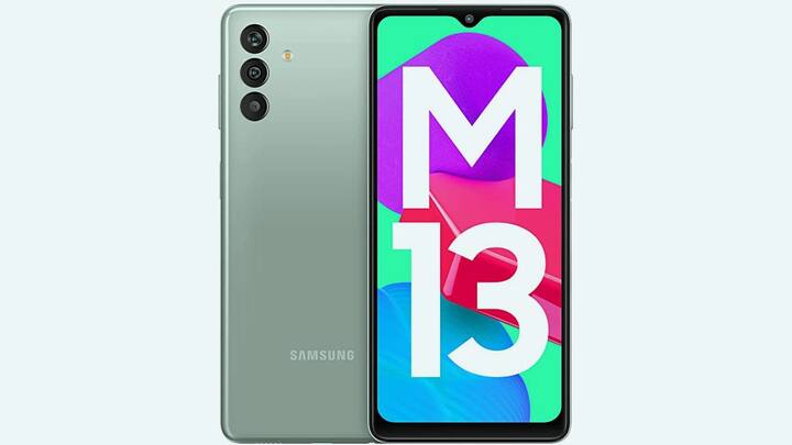 सैमसंग गैलेक्सी M13 का बैटरी बैकअप 6000 mAh है. अगर आप ऐसा फोन चाहते हैं जो एक बार चार्ज करने पर 1.5 दिन तक काम करे तो ये फोन बेहतर विकल्प साबित हो सकता है. इस फोन में एक खराब बात भी है कि इसे पूरी तरह से चार्ज होने में 1.5 घंटे का समय लगता है, लेकिन खूबी यह है कि इसे बार-बार चार्जिंग पर लगाने की जरूरत नहीं पड़ती है.