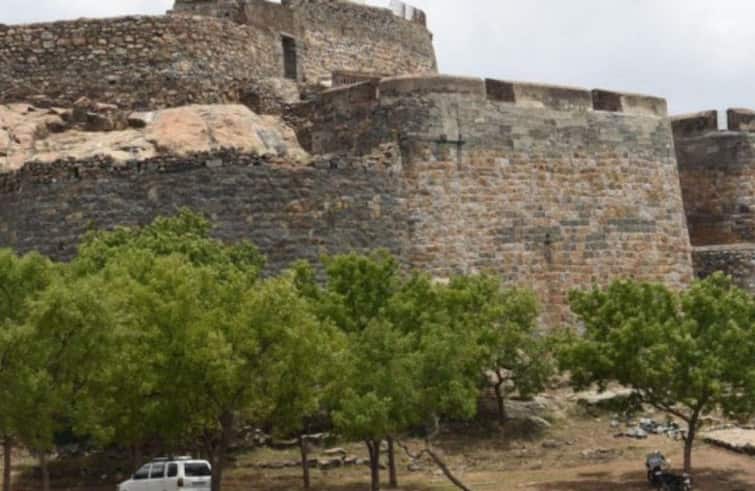 perambalur: History buffs demand to preserve the historic Ranjangudi fort TNN வரலாற்று சிறப்பு மிக்க ரஞ்சன்குடி கோட்டை.... பராமரிக்க வரலாற்று ஆர்வலர்கள் கோரிக்கை..!