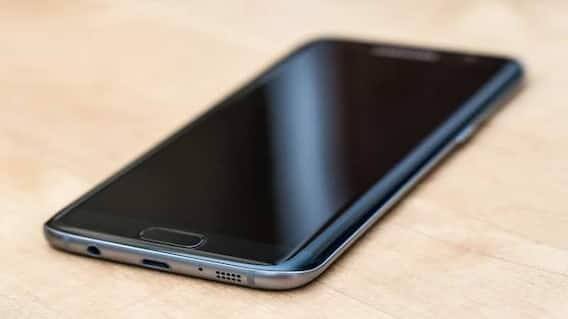 જો તમારા સ્માર્ટફોનમાં વધુ ફાઈલો ભેગી થઈ ગઈ હોય, તો તેને પ્રાથમિકતા અનુસાર દૂર કરો કારણ કે તે સ્માર્ટ ફોનના પ્રોસેસર પર વધુ દબાણ લાવે છે, જેના કારણે બેટરીનો વપરાશ વધે છે.