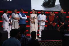 Photos: अवॉर्ड फंक्‍शन में रणवीर के साथ छाईं कियारा आडवाणी, व्‍हाइट साड़ी में एक्‍ट्रेस ने लूट ली महफिल