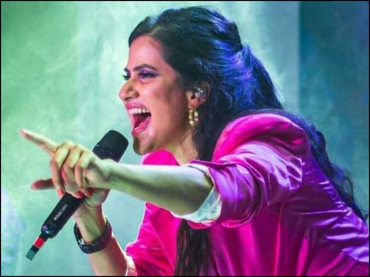 sona mohapatra got troll for pasoori song singer responds to social media user who criticised her voice 'पसूरी' गाने पर Sona Mohapatra की यूजर्स ने की नेहा कक्कड़ से तुलना, अब सिंगर ने दिया मुंहतोड़ जवाब