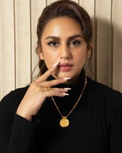 Huma qureshi: બ્લેક ડ્રેસમાં હુમા કુરેશીએ શેર કરી શાનદાર તસવીરો, જુઓ ગ્લેમરસ અંદાજ