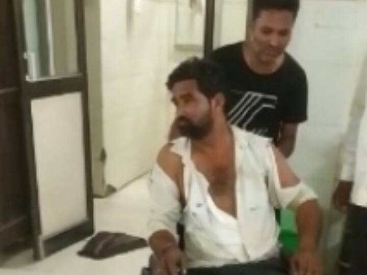 Patan News: पाटन में दो युवकों के साथ पुलिसकर्मियों ने की मारपीट, डीएसपी ने दिए जांच के आदेश Patan Police beat up two youths by taking them to LCB station DSP ordered for investigation Patan News: पाटन में दो युवकों के साथ पुलिसकर्मियों ने की मारपीट, डीएसपी ने दिए जांच के आदेश