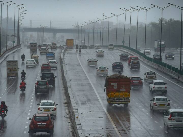 Delhi NCR Weather Updates Rain Will Continue in Delhi Noida Gurugram till 12 October Temperature dropped 10 degrees Delhi-NCR Weather Updates: दिल्ली-एनसीआर में अभी नहीं थमेगी बारिश, पारा 10 डिग्री तक गिरा, जानें- आज कैसा रहेगा मौसम?
