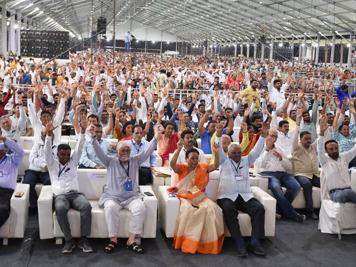 जामनगर में आयोजित पीएम मोदी के कार्यक्रम में लोगों की काफी भीड़ देखी गई.