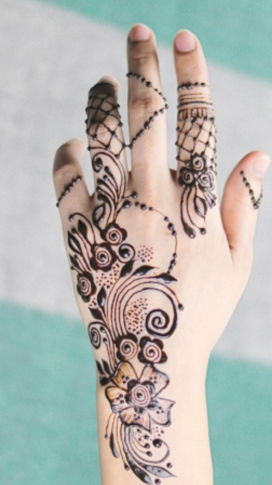 50+ Gorgeous Front Hand Mehndi Designs to Bookmark for Your Wedding