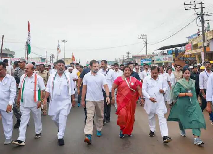 ਰਾਹੁਲ ਨੇ ਕਰਨਾਟਕ ਦੇ ਤੁਮਕੁਰ ਜ਼ਿਲ੍ਹੇ ਦੇ ਇਸ ਕਸਬੇ ਵਿੱਚ ਦੁਪਹਿਰ ਦੇ ਖਾਣੇ ਲਈ ਥੋੜ੍ਹੇ ਸਮੇਂ ਦੇ ਰੁਕਣ ਤੋਂ ਬਾਅਦ ਆਪਣੀ ਯਾਤਰਾ ਸ਼ੁਰੂ ਕੀਤੀ ਅਤੇ ਥੋੜ੍ਹੀ ਦੇਰ ਬਾਅਦ ਹੀ ਮੀਂਹ ਸ਼ੁਰੂ ਹੋ ਗਿਆ ਪਰ ਕਾਂਗਰਸ ਦੇ ਸਾਬਕਾ ਪ੍ਰਧਾਨ ਅਤੇ ਉਨ੍ਹਾਂ ਦੀ ਸਾਥੀ ਪਾਰਟੀ ਦੇ ਆਗੂ ਅਤੇ ਵਰਕਰ ਗਿੱਲੇ ਹੁੰਦੇ ਹੋਏ ਚੱਲਦੇ ਰਹੇ।