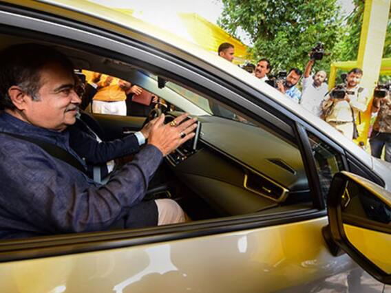 इथेनॉलवर धावणारी पहिली कार भारतात लॉन्च