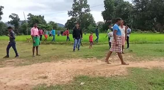 Balrampur: मिनी स्टेडियम की जमीन पर दबंगों ने किया कब्जा, खेल के मैदान पर उगा दी फसल Balrampur: मिनी स्टेडियम की जमीन पर दबंगों ने किया कब्जा, खेल के मैदान पर उगा दी फसल