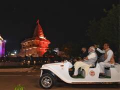 महाकालेश्वर कॉरिडोअरचं उद्घाटन, मोदींनी केली महाकालेश्वरांची पुजा