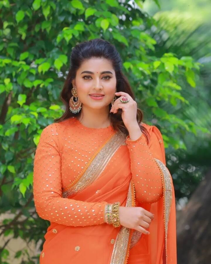 మిస్టర్ అండ్ మిసెస్ పేరుతో ప్రసారం కానున్న టీవీ షో కి జడ్జిగా వ్యవహరిస్తోంది. Image Credit: Sneha/Instagram