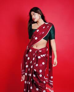 Anjali Arora: અંજલી અરોરાએ સાડીમાં શેર કરી કાતિલ તસવીરો, જુઓ બોલ્ડ અંદાજ