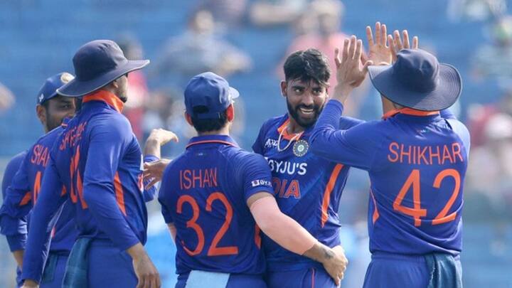 গোটা সিরিজে দুর্দান্ত বোলিংয়ের জন্য সিরিজ সেরা হন মহম্মদ সিরাজ।