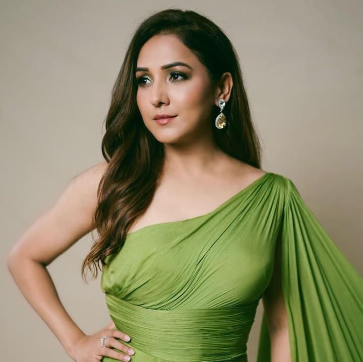 এরপর হিন্দির সঙ্গেই কন্নড়, তামিল, তেলুগু, মরাঠির মতো ভাষায় অজস্র গান গেয়েছেন তিনি।