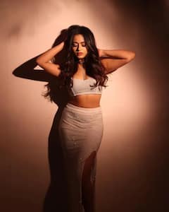 Pics: થાઇ હાઇ સ્લિટ ડ્રેસ પહેરીને કેર વર્તાવતી દેખાઇ Jannat Zubair, એક્ટ્રેસનો અવતાર જોઇને તમે પણ કહેશો - માશાઅલ્લાહ !